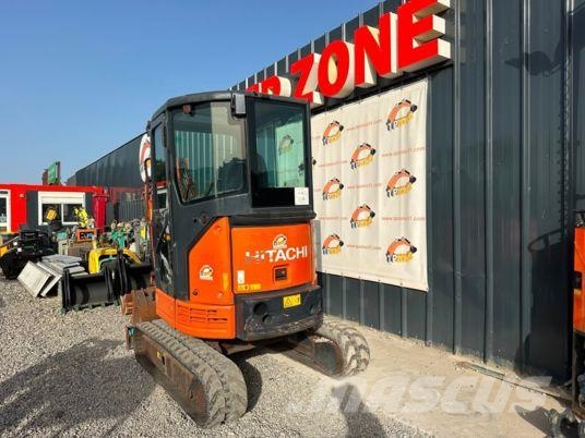 Hitachi ZX26U-5A CR Cabine à 22 900 € HT Miniexcavadoras