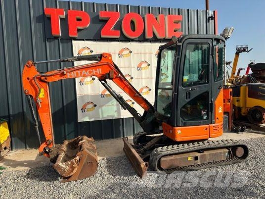 Hitachi ZX26U-5A CR Cabine à 22 900 € HT Miniexcavadoras