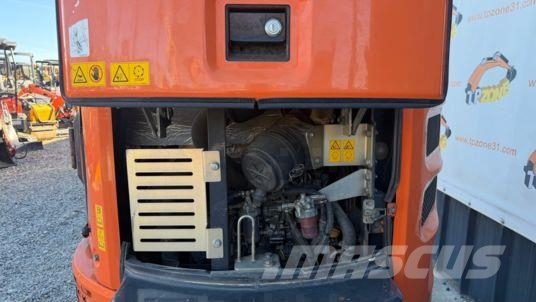 Hitachi ZX26U-5A CR Cabine à 22 500 € HT حفارات صغيرة أقل من 7 طن (حفارات صغيرة)