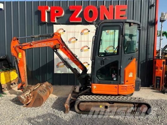 Hitachi ZX26U-5A CR Cabine à 22 900 € HT Miniexcavadoras