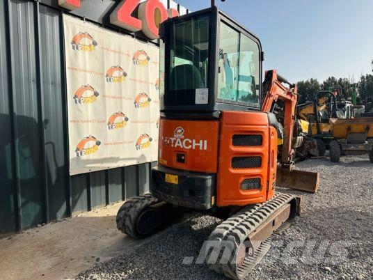 Hitachi ZX26U-5A CR Cabine à 22 900 € HT Miniexcavadoras