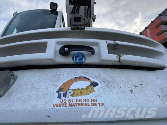 Mecalac 714MC à 29 900 € HT Excavadoras sobre orugas