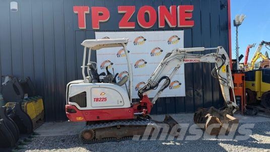 Takeuchi TB225 Voies Variables à 23 900 € HT Miniescavatori