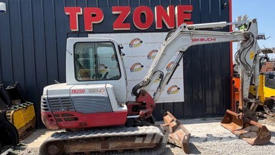 Takeuchi TB250 Clim à 27 900 € HT Міні-екскаватори < 7т