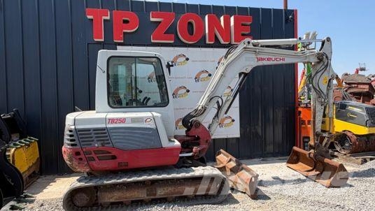 Takeuchi TB250 Clim à 27 900 € HT Міні-екскаватори < 7т