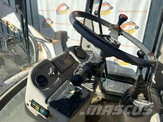 Venieri Case 421B à 13 500 € HT Фронтальные погрузчики