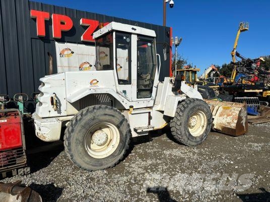 Venieri Case 421B à 13 500 € HT Фронтальные погрузчики