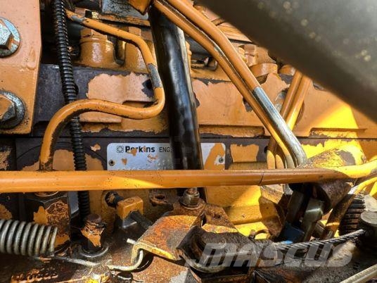 Venieri Case 421B à 13 500 € HT Фронтальные погрузчики