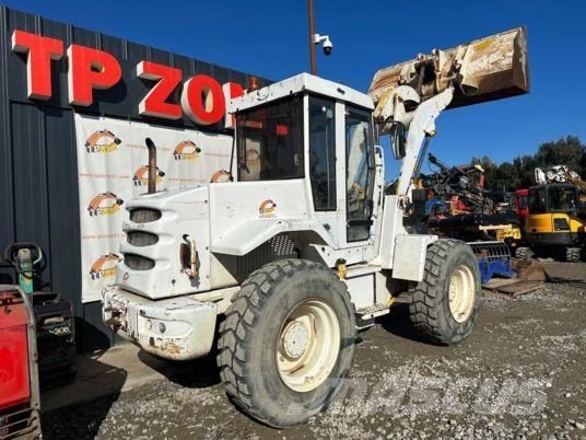 Venieri Case 421B à 13 500 € HT Фронтальные погрузчики
