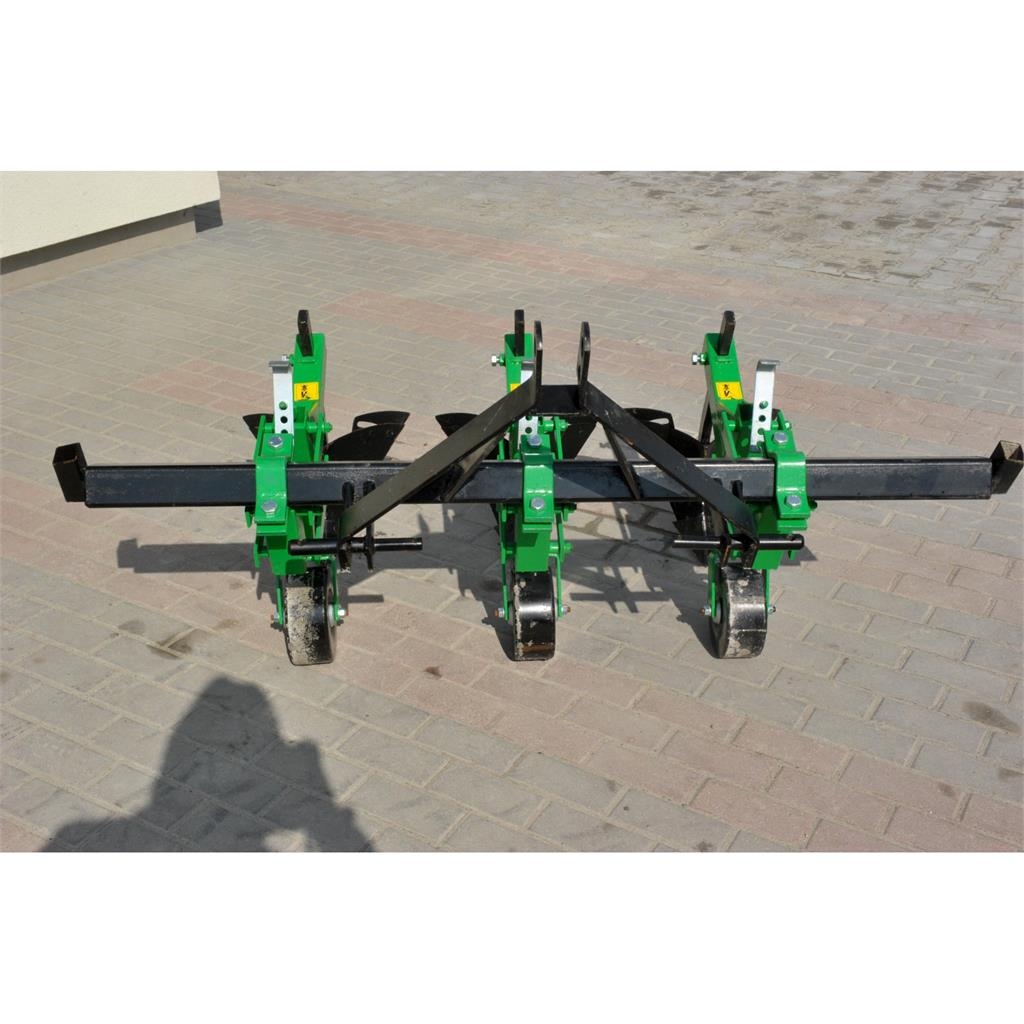 4Farmer Obsypnik 3-sekcyjny dwurzędowy 4FARMER Row crop cultivators