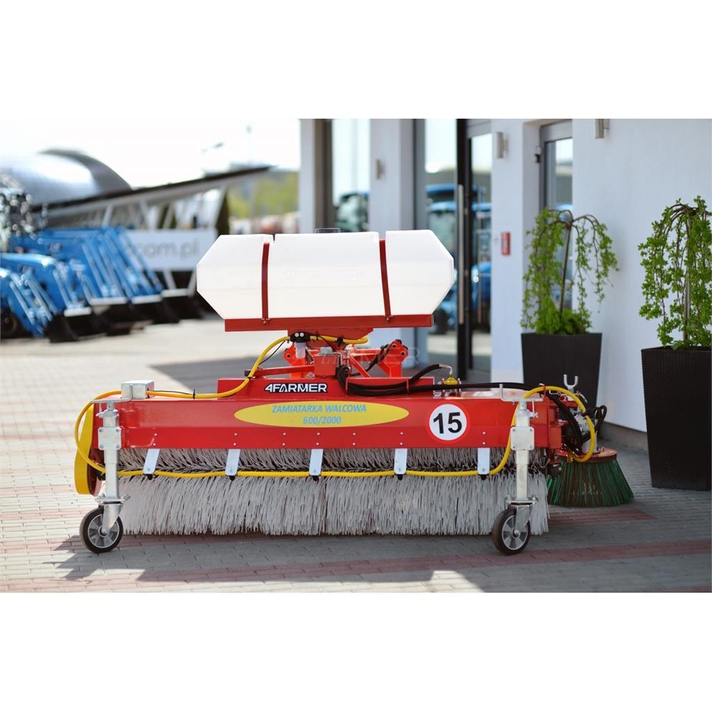 4Farmer Zamiatarka 200 cm do traktora z koszem, pojemnikie Zamiatarki - Zgarniarki - Odśnieżarki