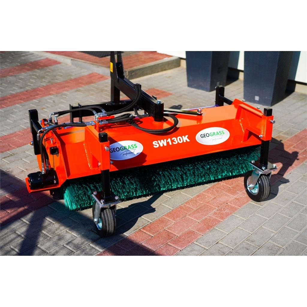 Geograss Zamiatarka SW130 do traktora z koszem Geograss PPN 扫地机