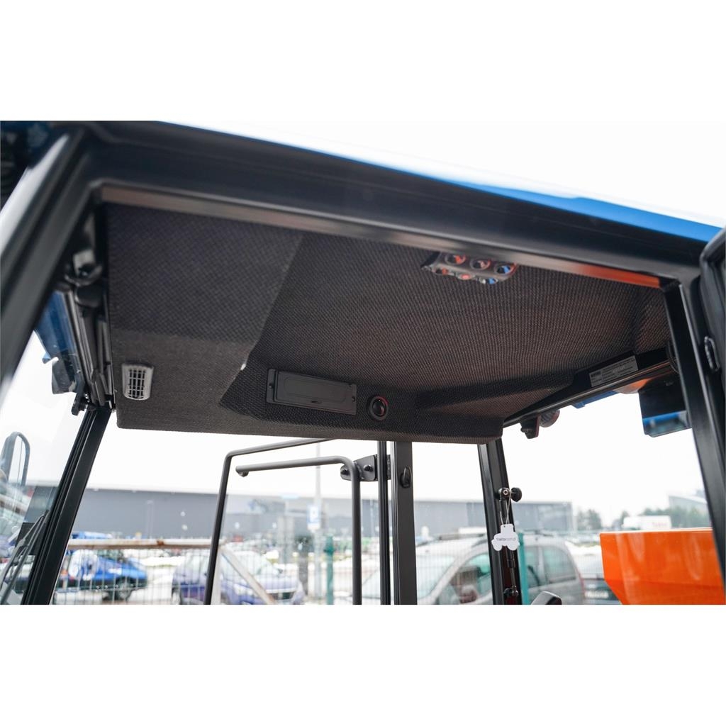 LS Tractor MT1.25 4x4 - 24.7 KM / CAB / IND + pług V Τρακτέρ μικρών διαστάσεων