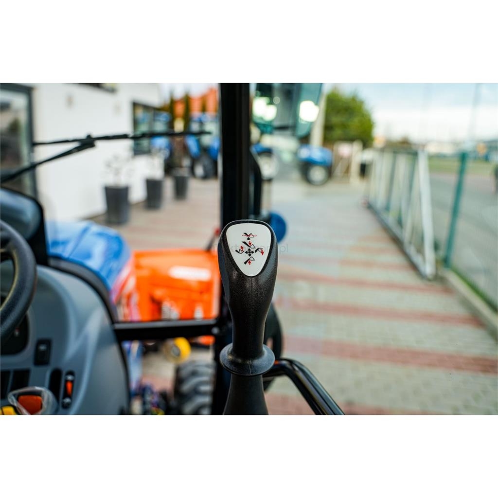 LS Tractor MT3.40 HST 4x4 - 40 KM / IND / CAB + pług Tractors