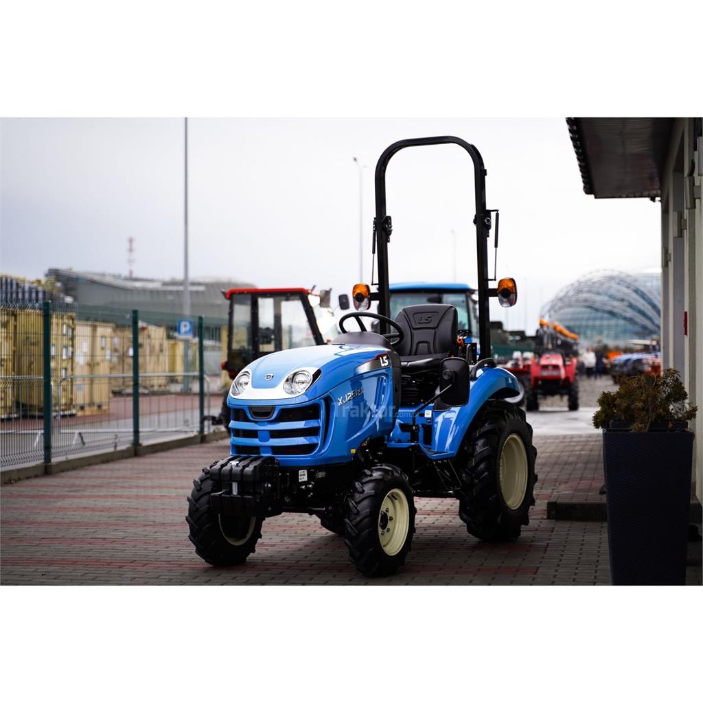 LS Tractor XJ25 HST 4x4 - 24.4 KM 曳引機