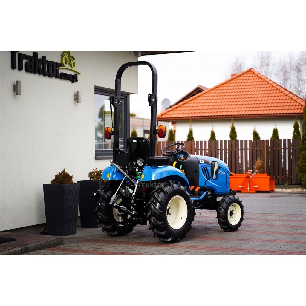 LS Tractor XJ25 HST 4x4 - 24.4 KM 曳引機