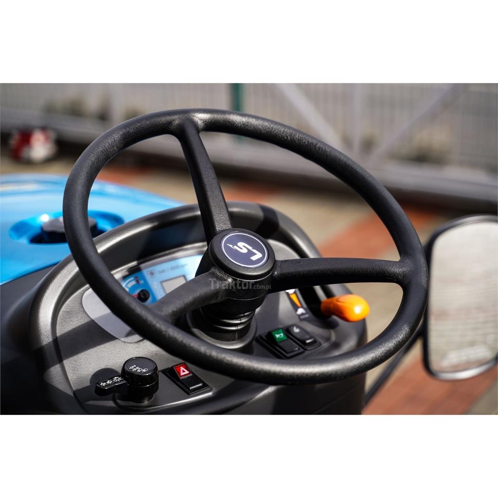 LS Tractor XJ25 HST 4x4 - 24.4 KM 曳引機