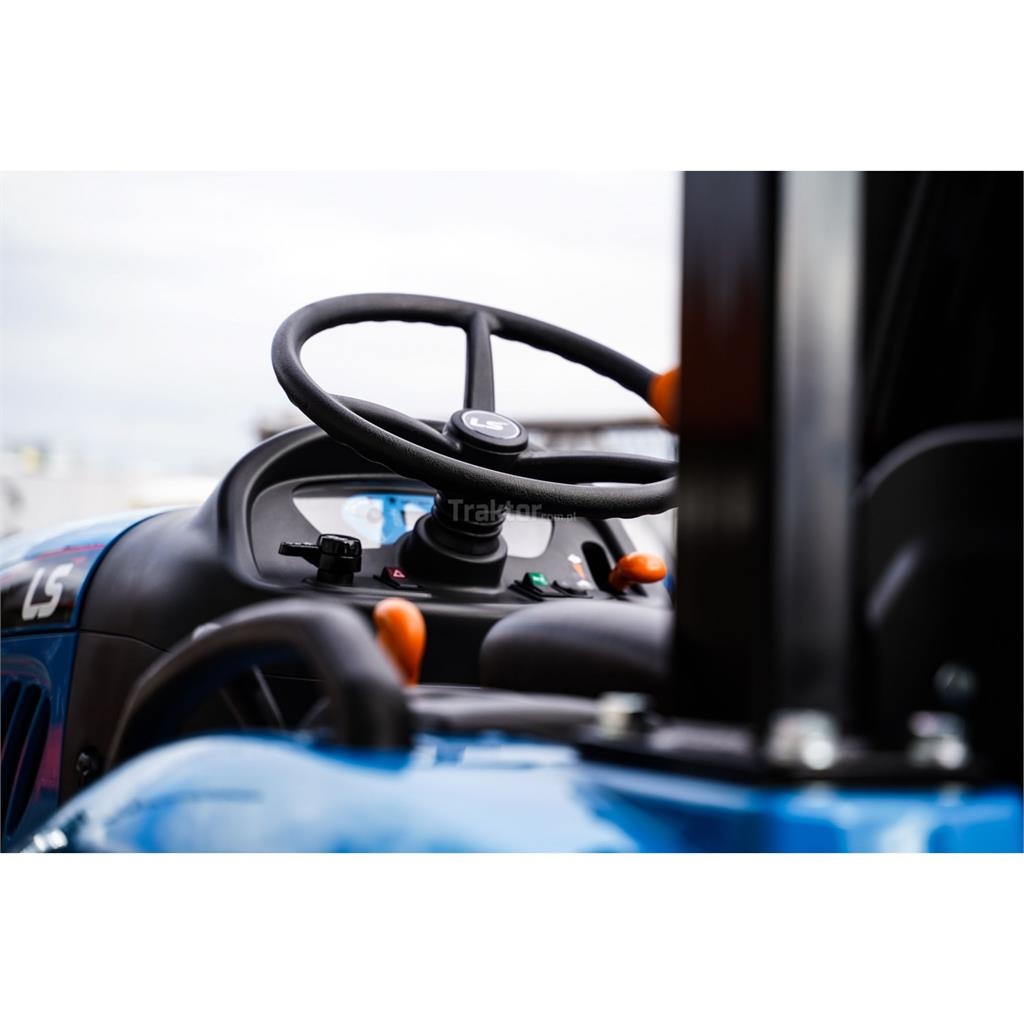 LS Tractor XJ25 HST 4x4 - 24.4 KM 曳引機