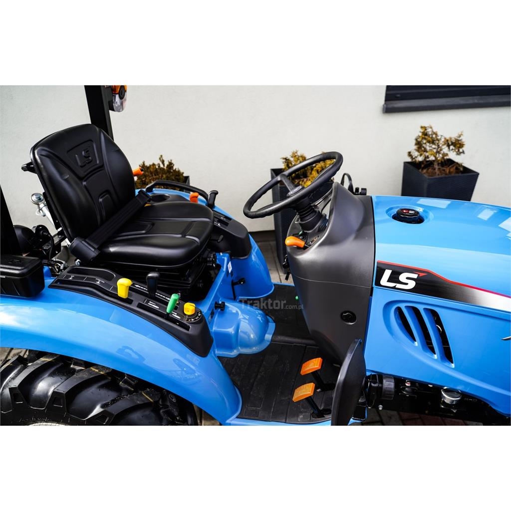 LS Tractor XJ25 HST 4x4 - 24.4 KM 曳引機