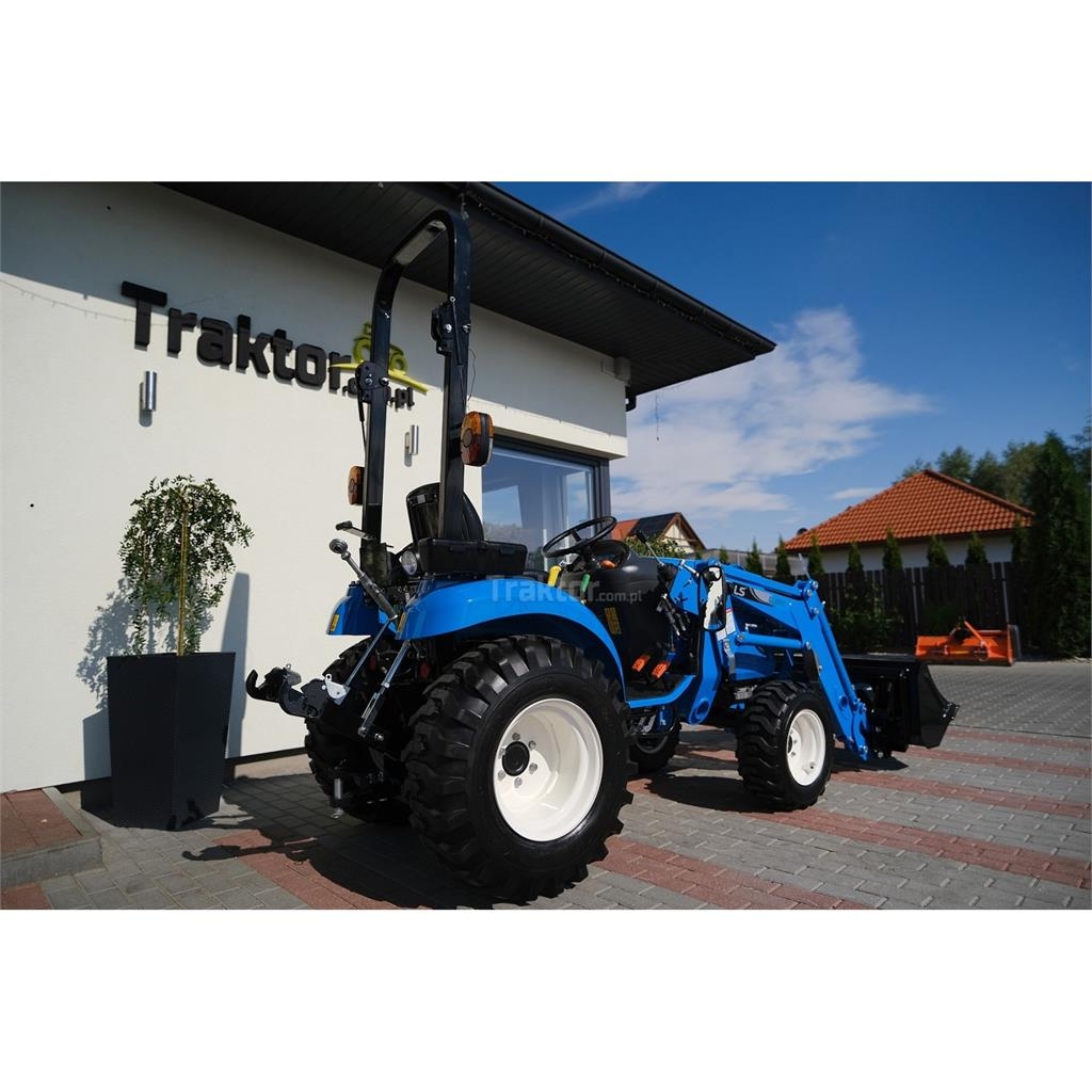 LS Tractor XJ25 HST 4x4 - 24.4 KM / IND + ładowacz c Tractors