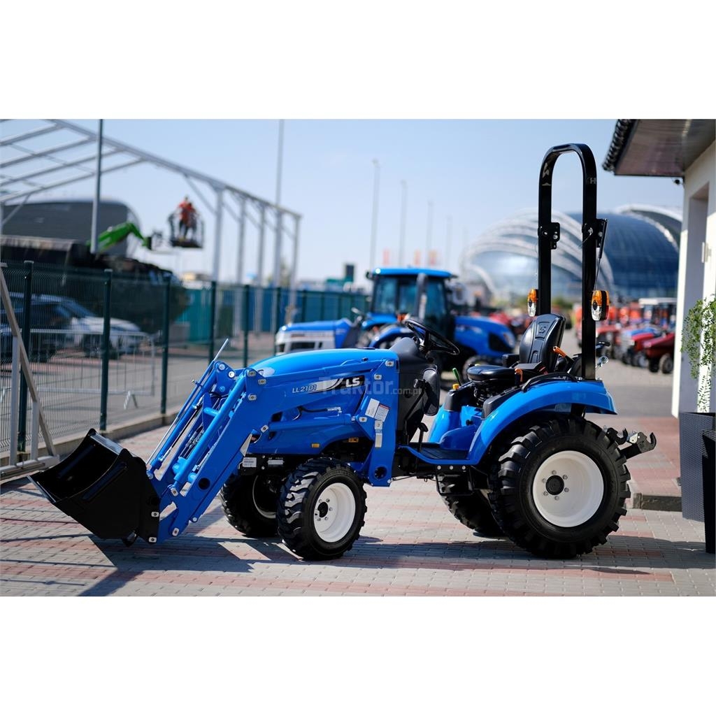 LS Tractor XJ25 HST 4x4 - 24.4 KM / IND + ładowacz c Tractors