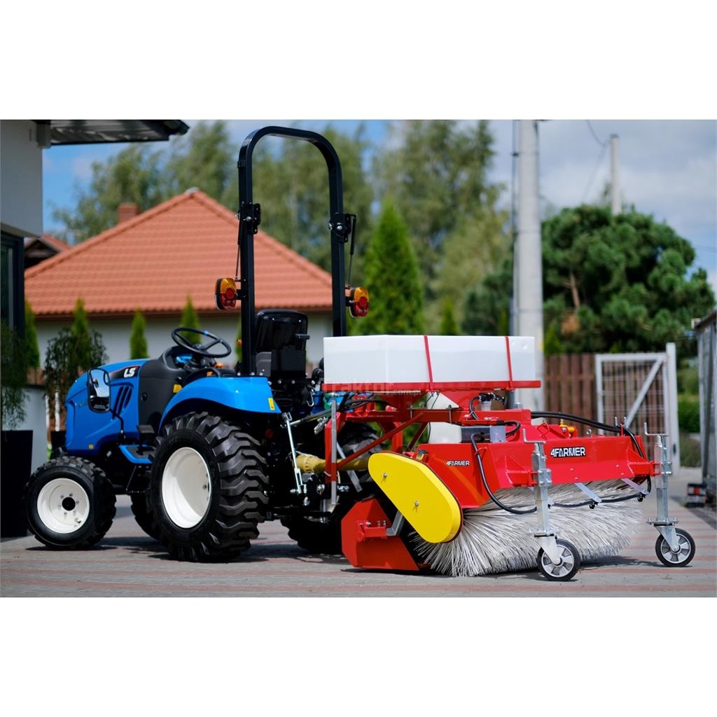 LS Tractor XJ25 HST 4x4 - 24.4 KM / IND + zamiatarka Tractors