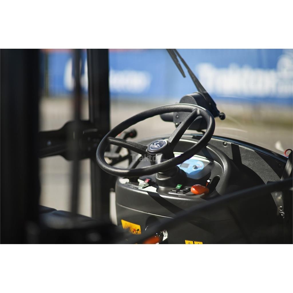LS Tractor XJ25 HST 4x4 - 24.4 KM / IND / CAB Tractoren