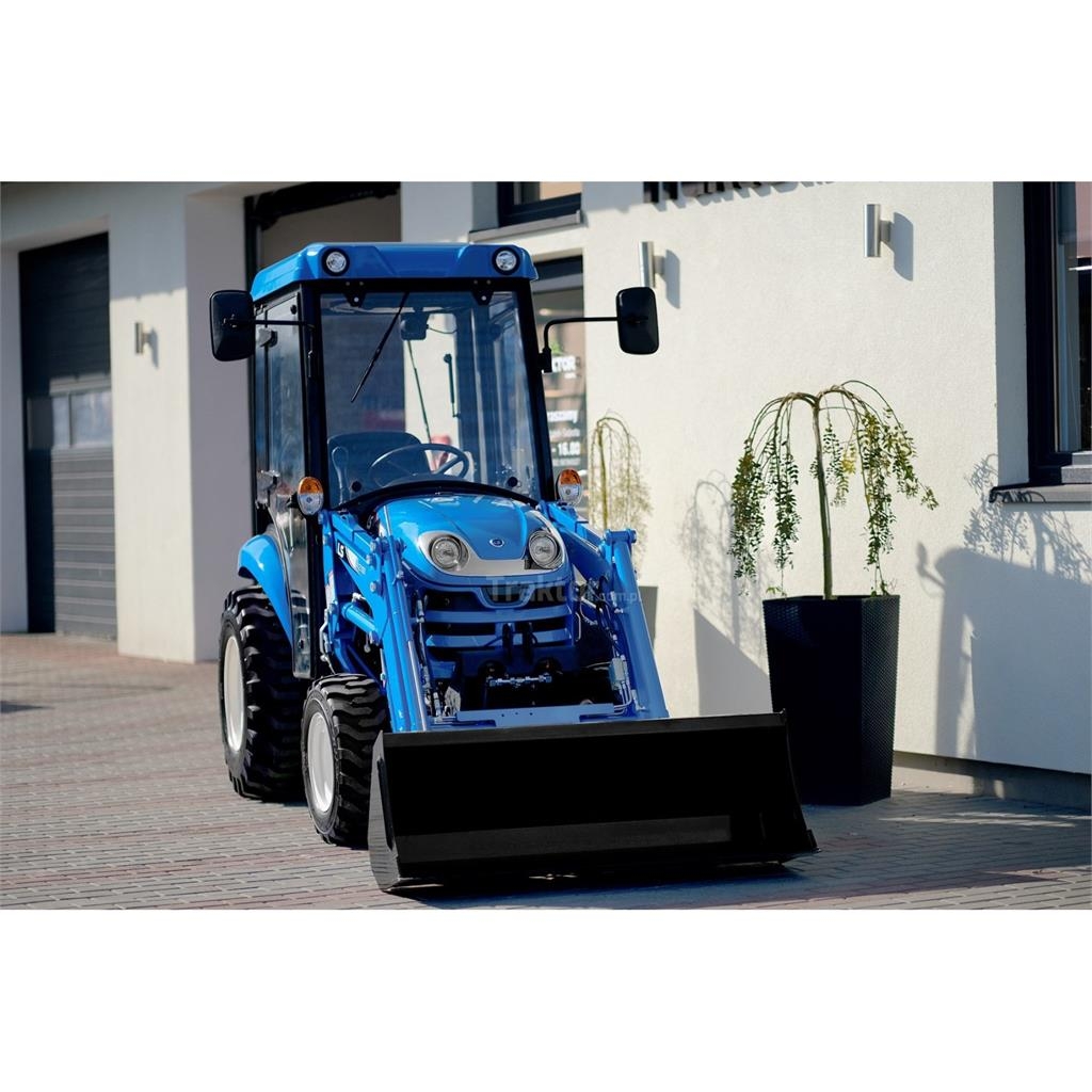 LS Tractor XJ25 HST 4x4 - 24.4 KM / IND / CAB + łado Tractors