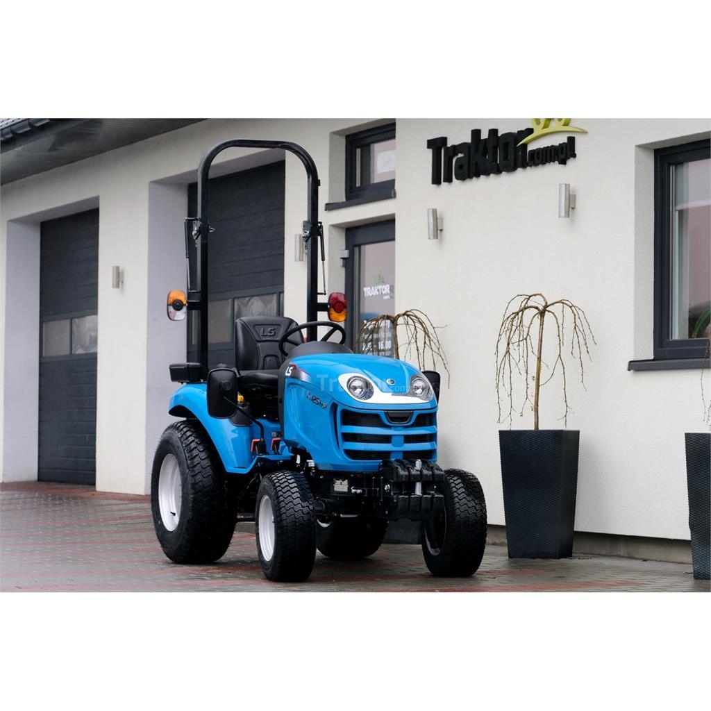 LS Tractor XJ25 HST 4x4 - 24.4 KM / TURF Traktory