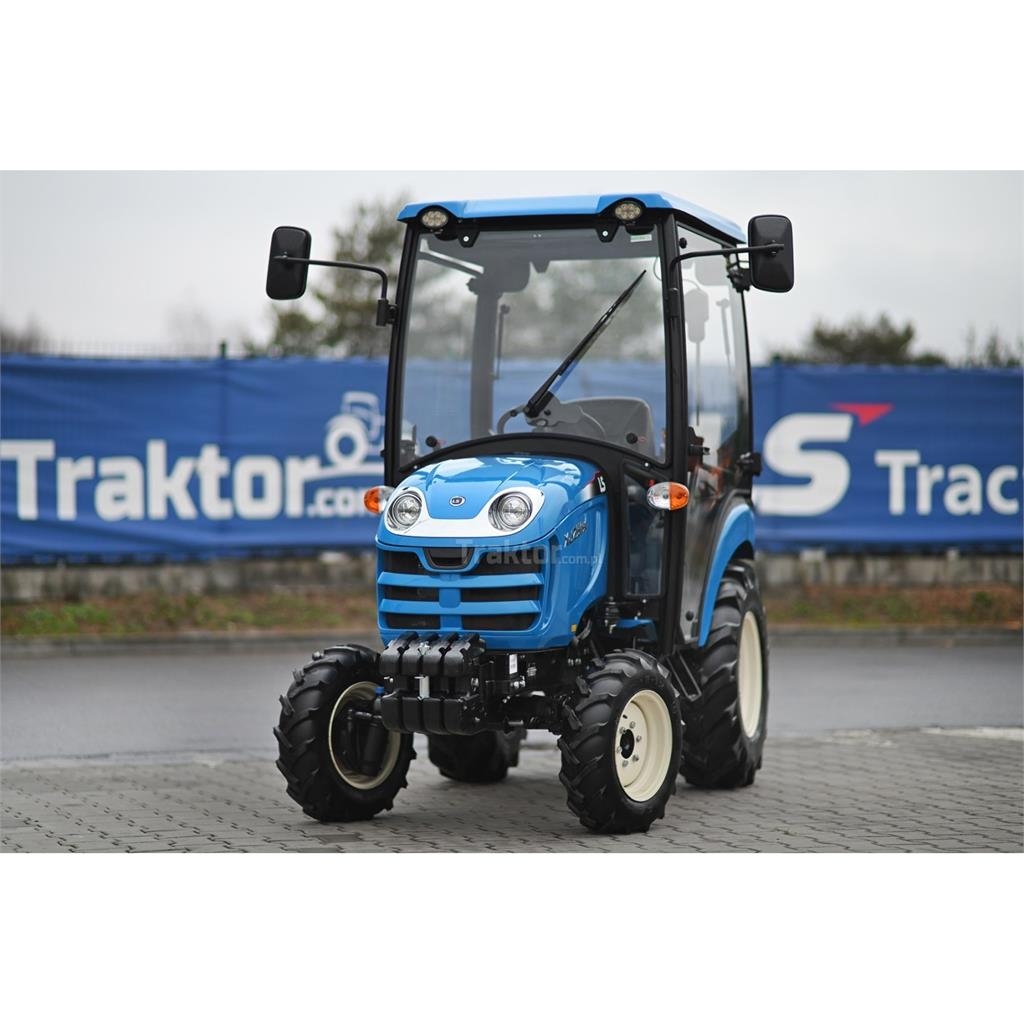 LS Tractor XJ25 HST 4x4 - 24.4 KM / CAB Tractors
