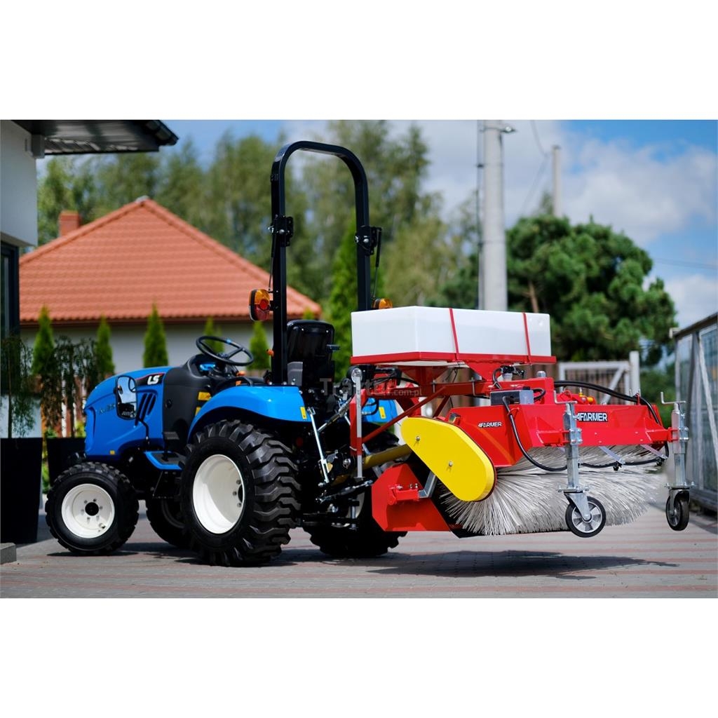 LS Tractor XJ25 HST 4x4 - 24.4 KM / IND + zamiatarka Tractors