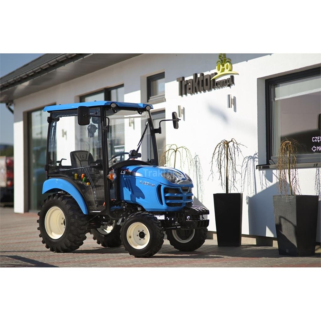 LS Tractor XJ25 HST 4x4 - 24.4 KM / IND / CAB Tractoren