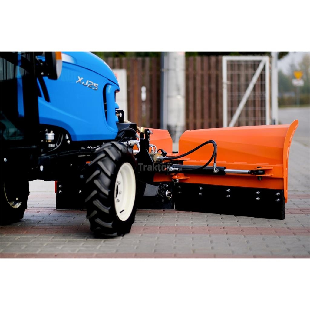 LS Tractor XJ25 MEC 4x4 - 24.4 KM / CAB + pług do śn Tractors