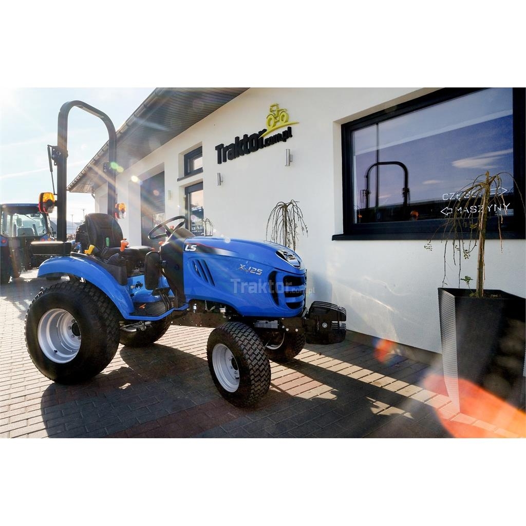 LS Tractor XJ25 MEC 4x4 - 24.4 KM / TURF Traktorer