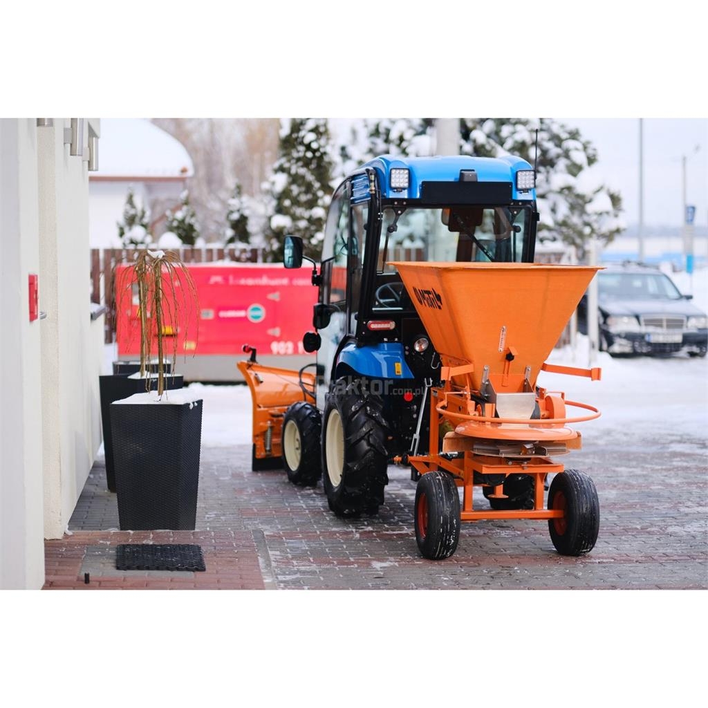 LS Tractor XJ25 MEC 4x4 - 24.4 KM / CAB + posypywark Tractors
