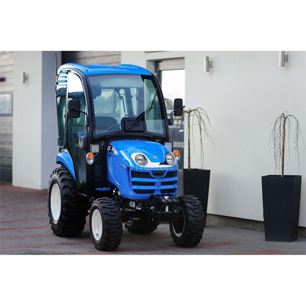 LS Tractor XJ25 MEC 4x4 - 24.4 KM / IND / CAB Tractors
