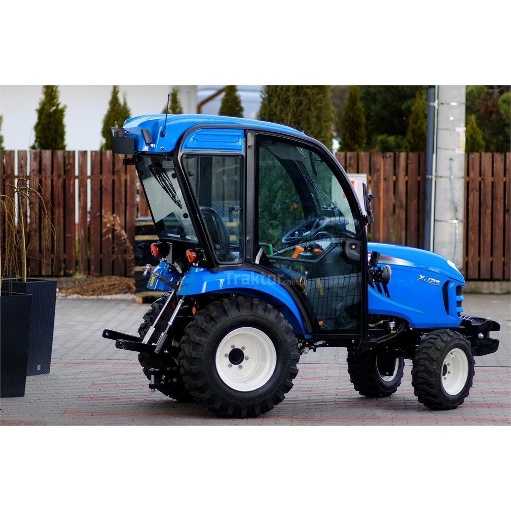LS Tractor XJ25 MEC 4x4 - 24.4 KM / IND / CAB Tractors