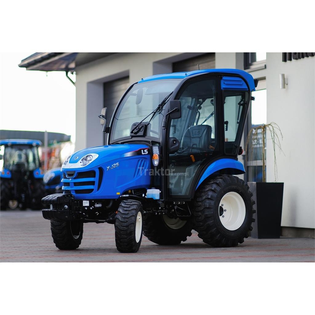 LS Tractor XJ25 MEC 4x4 - 24.4 KM / IND / CAB Tractors