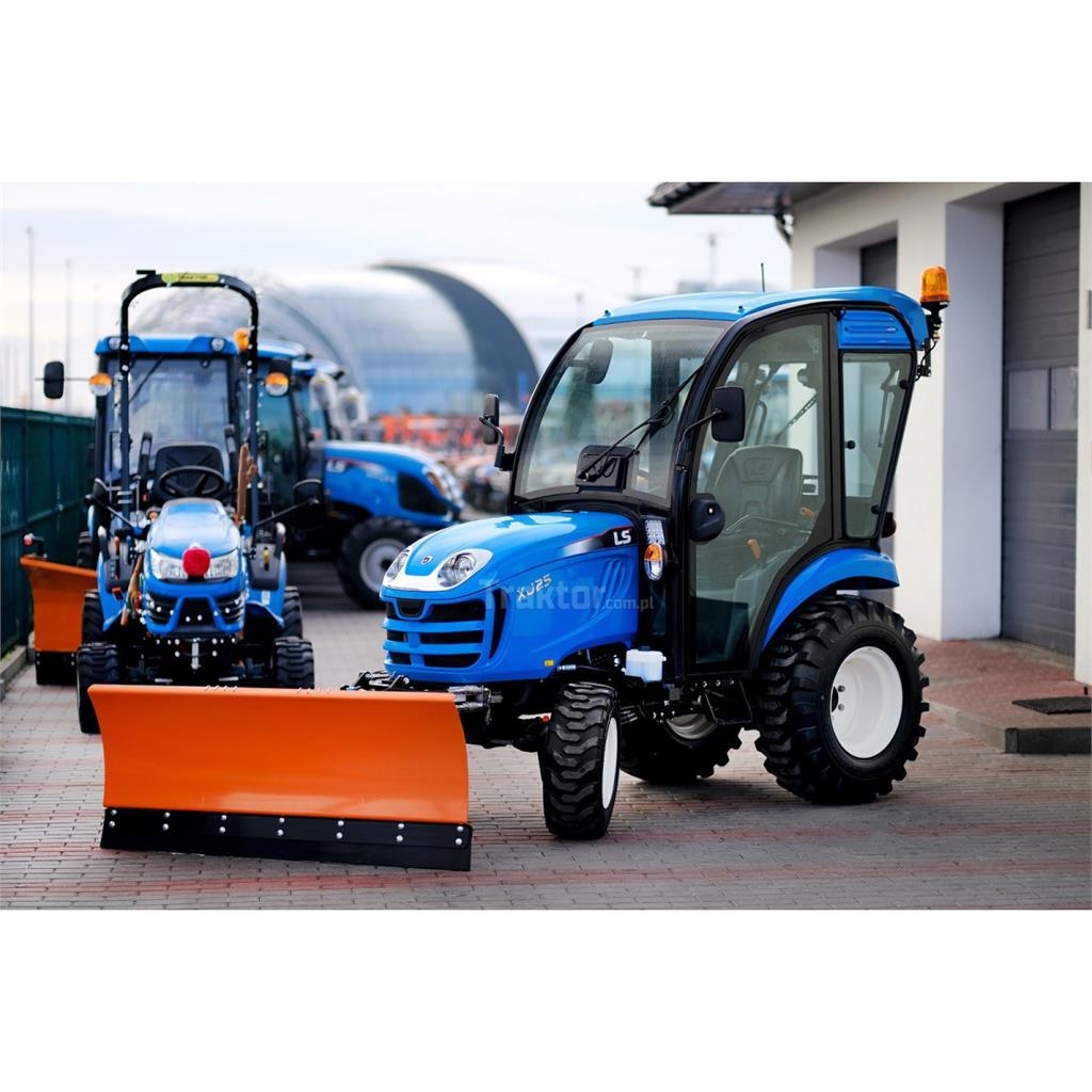 LS Tractor XJ25 MEC 4x4 - 24.4 KM / IND / CAB + pług Tractors