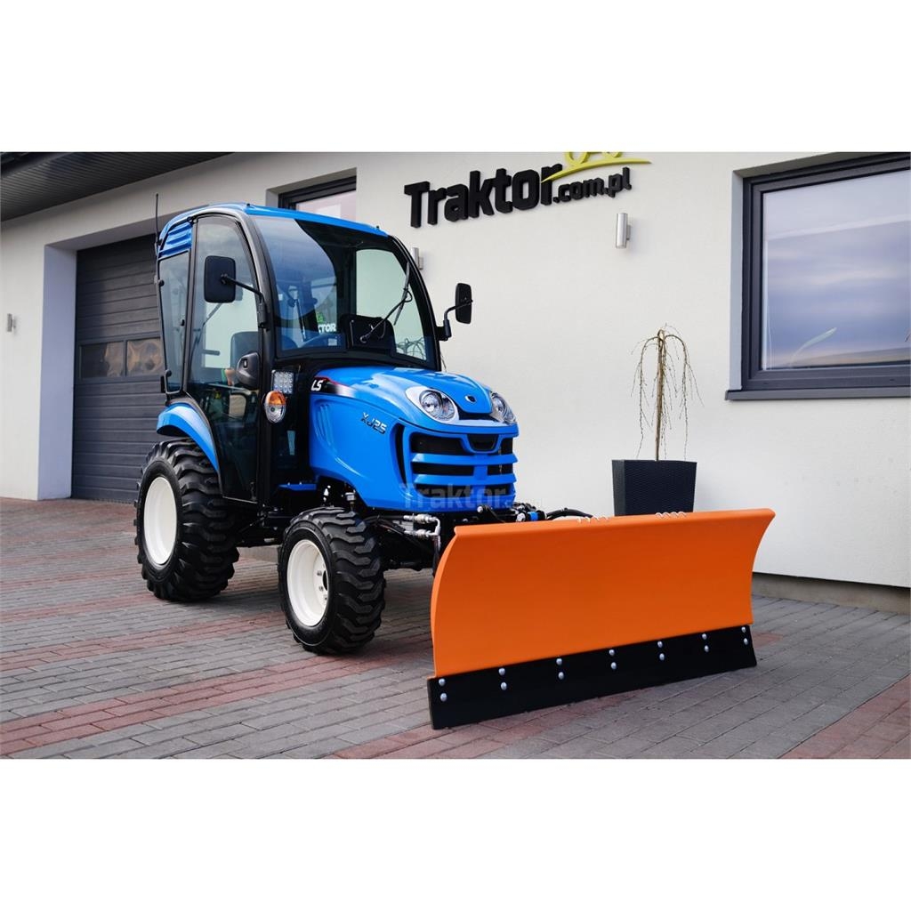 LS Tractor XJ25 MEC 4x4 - 24.4 KM / IND / CAB + pług Tractors