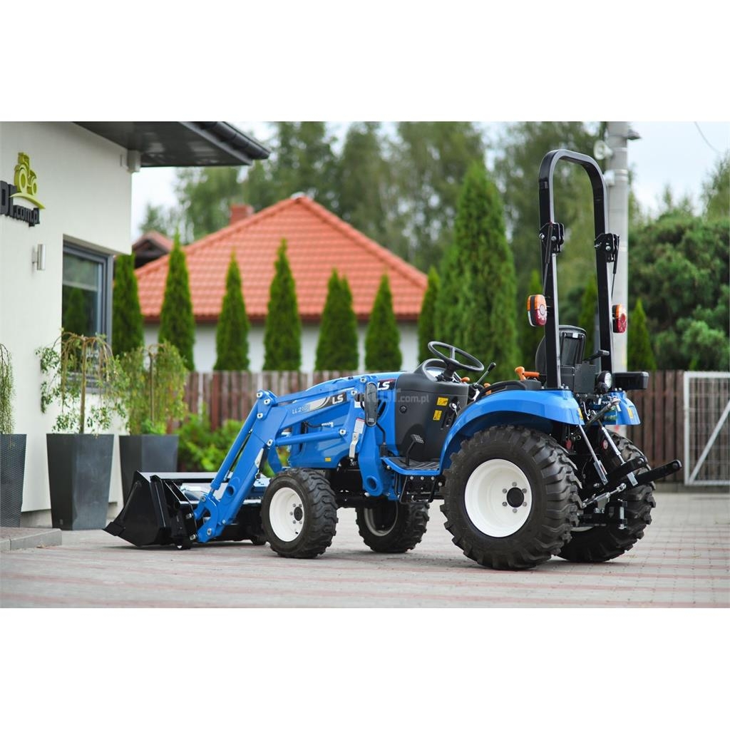 LS Tractor XJ25 MEC 4x4 - 24.4 KM / IND + ładowacz c Трактори