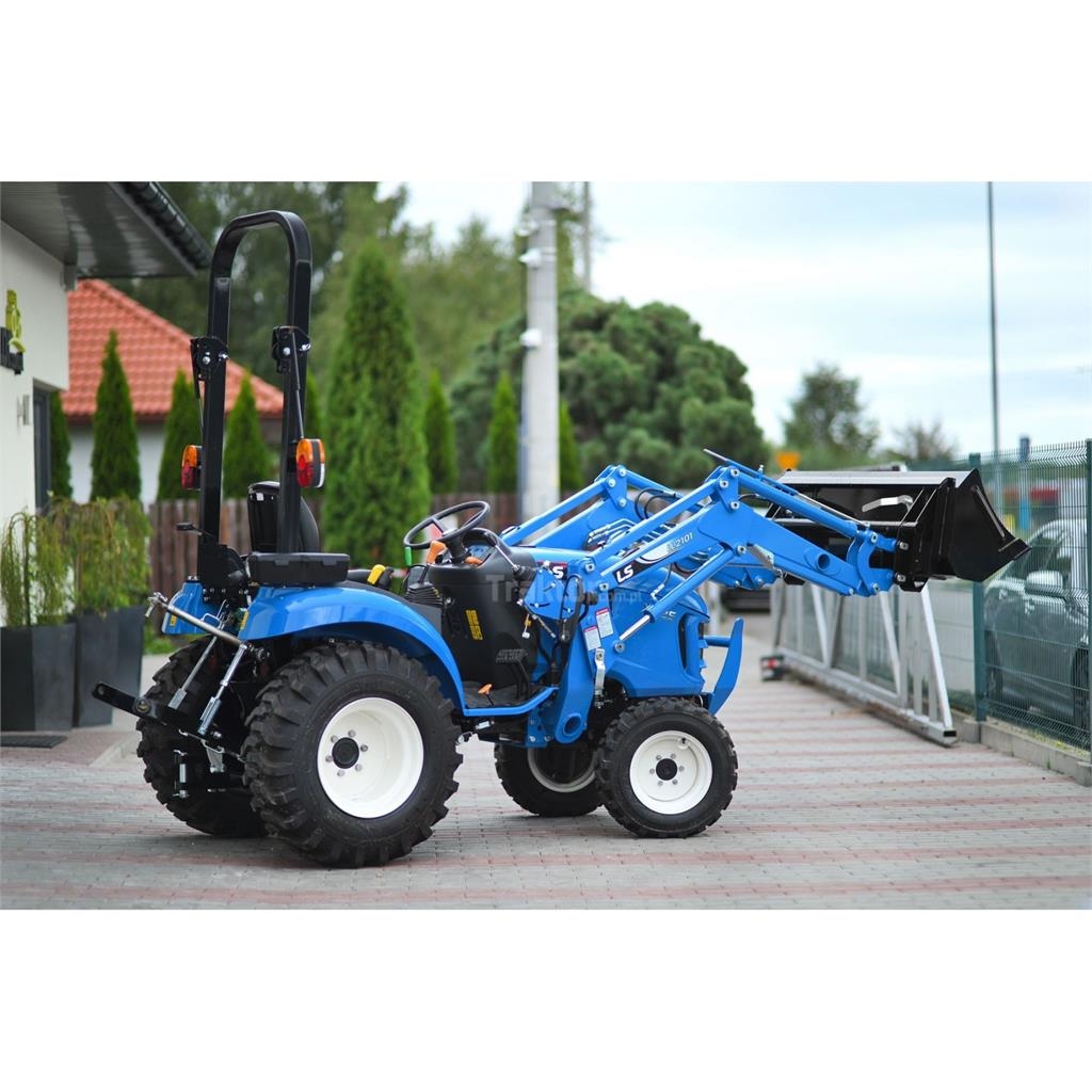 LS Tractor XJ25 MEC 4x4 - 24.4 KM / IND + ładowacz c Трактори