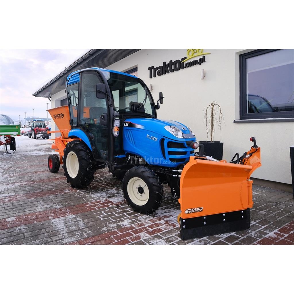 LS Tractor XJ25 MEC 4x4 - 24.4 KM / CAB + posypywark Tractors