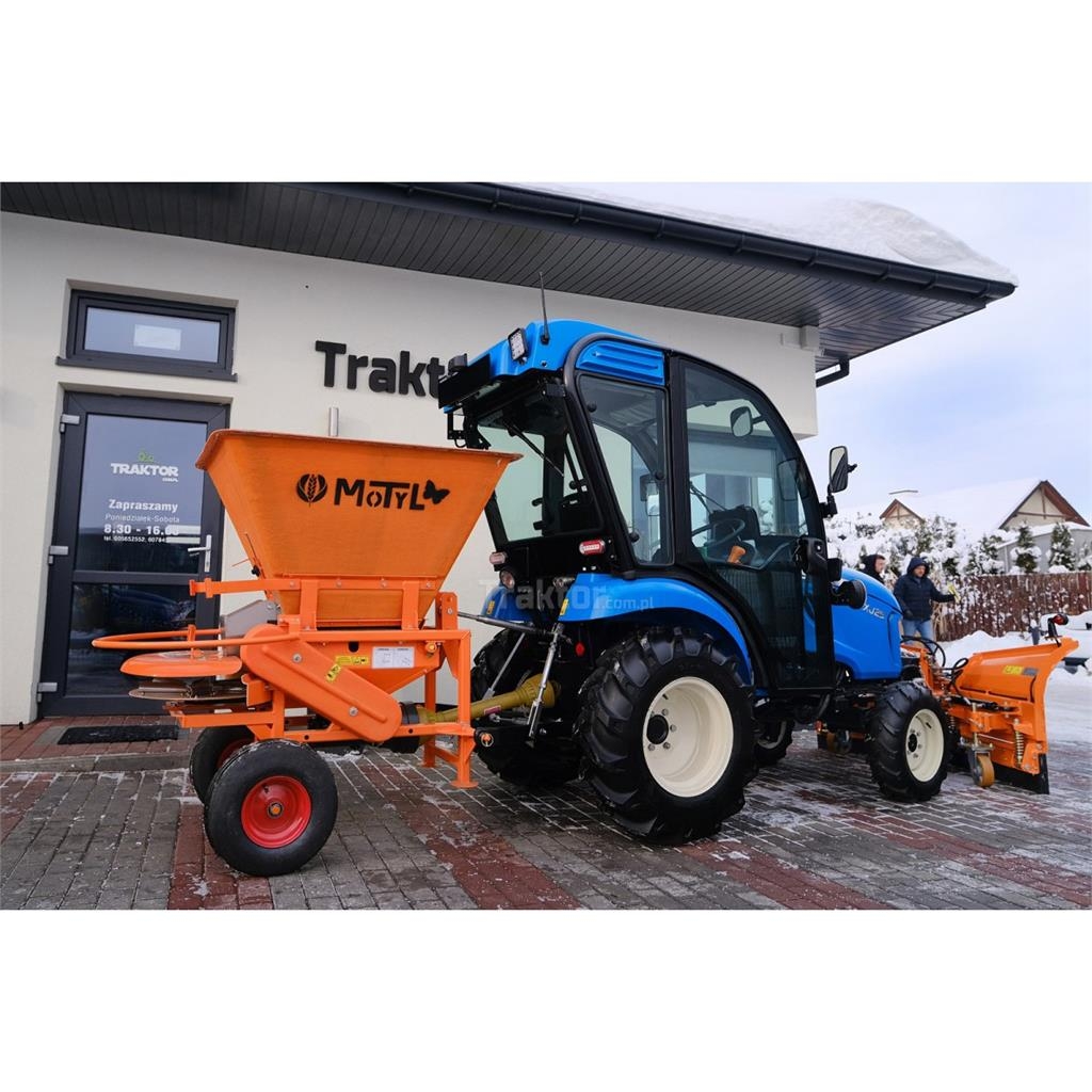 LS Tractor XJ25 MEC 4x4 - 24.4 KM / CAB + posypywark Tractors