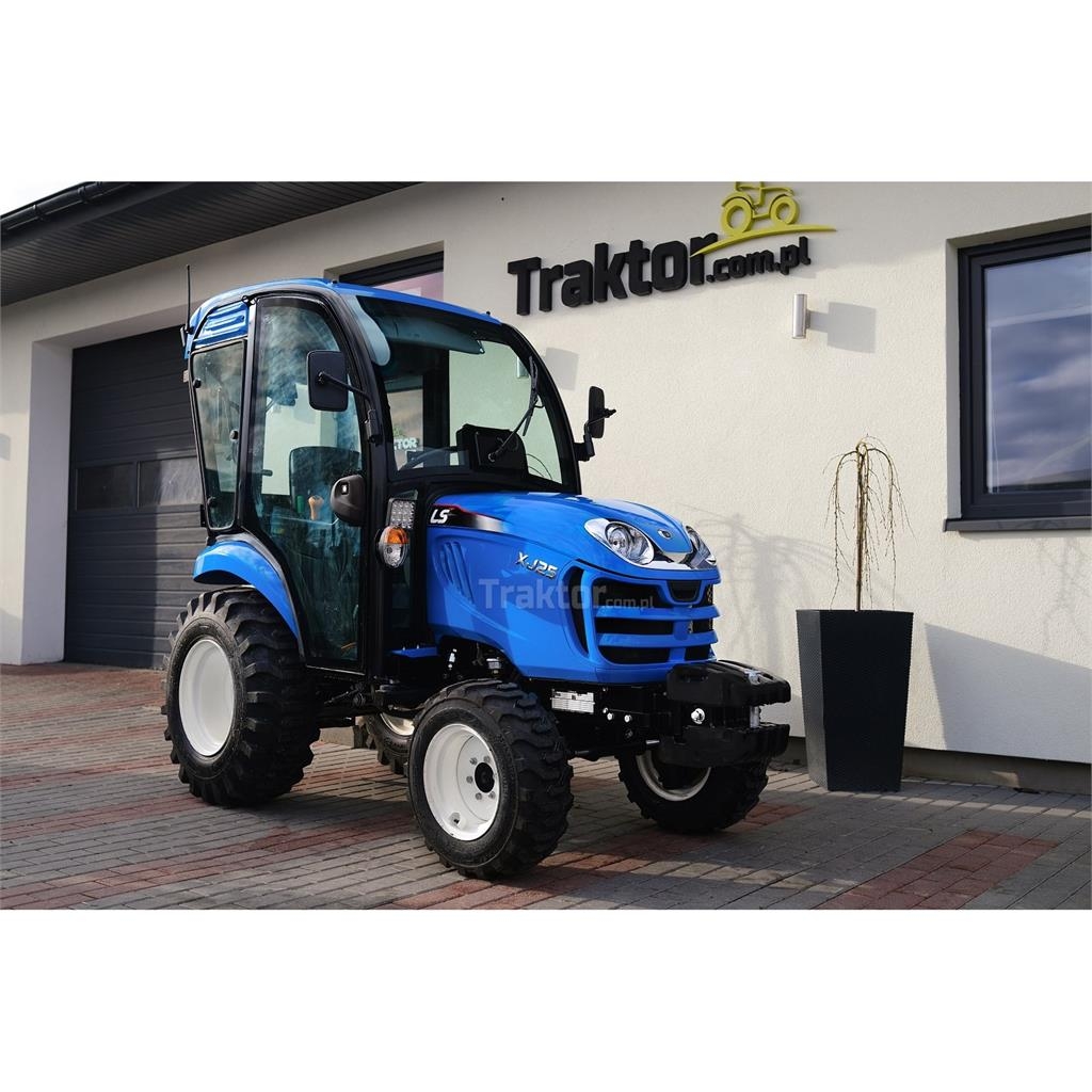 LS Tractor XJ25 MEC 4x4 - 24.4 KM / IND / CAB Tractors