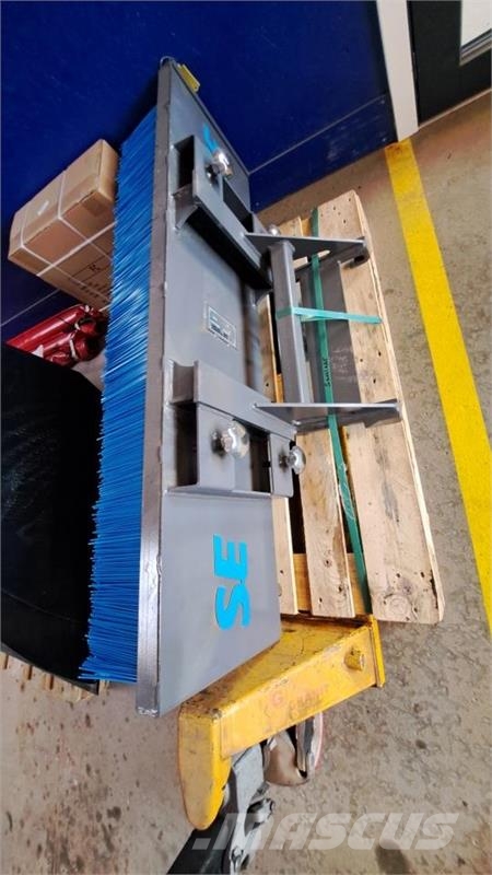 Multione KOST 150 CM SKUBBE Mini carregadoras
