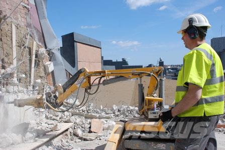 Brokk B90 Bageri za rušenje