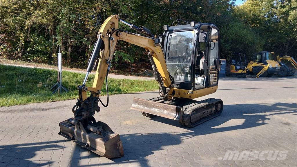 CAT 302.4D Minibagger < 7t