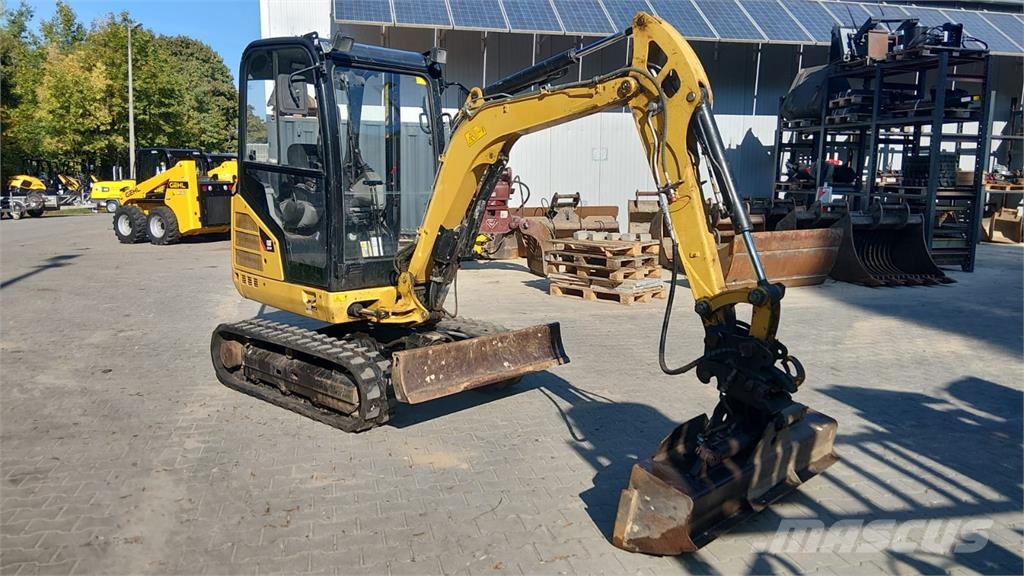 CAT 302.4D Minibagger < 7t