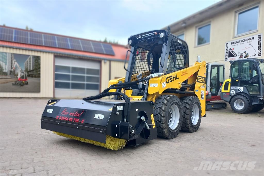 Gehl R135GEN2 لوادر انزلاقية التوجيه